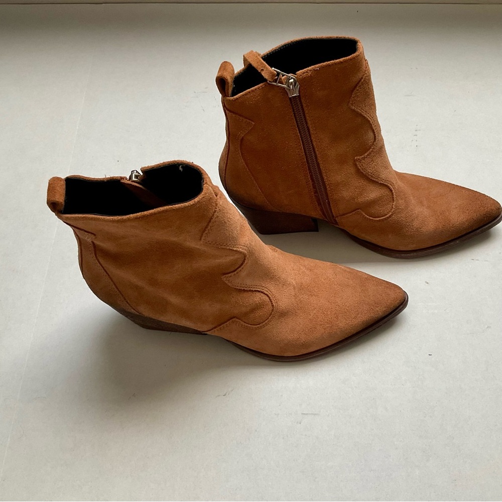 Golo Lasso Suede Ankle Boots NWOT